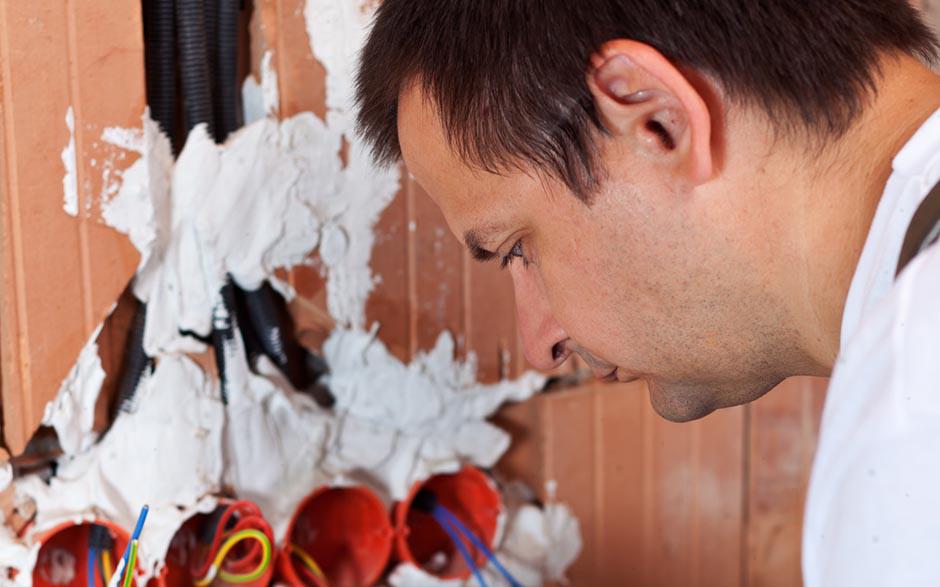 électricien en urgence Égly